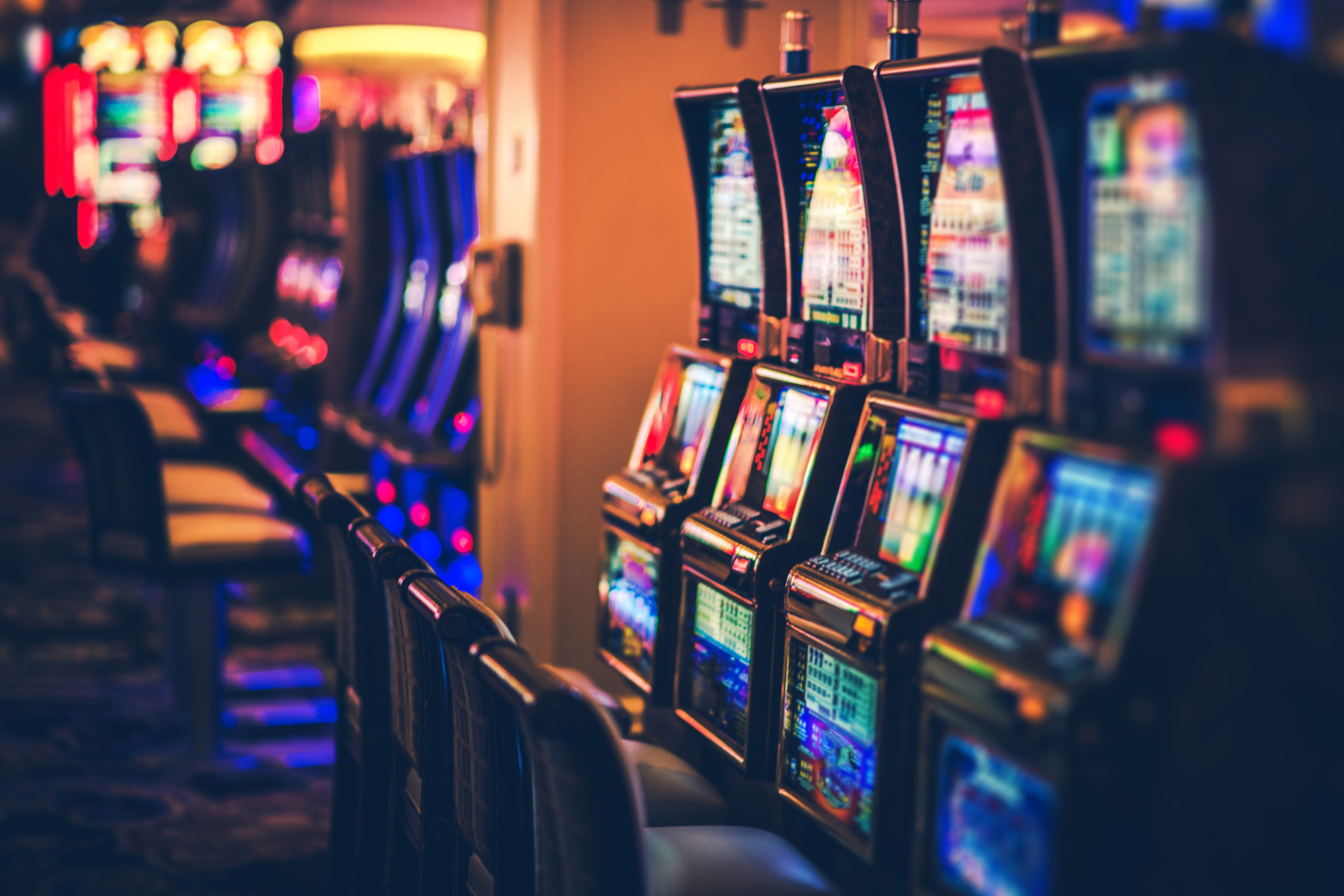 casino ransomware attack: row of slot machines in casino